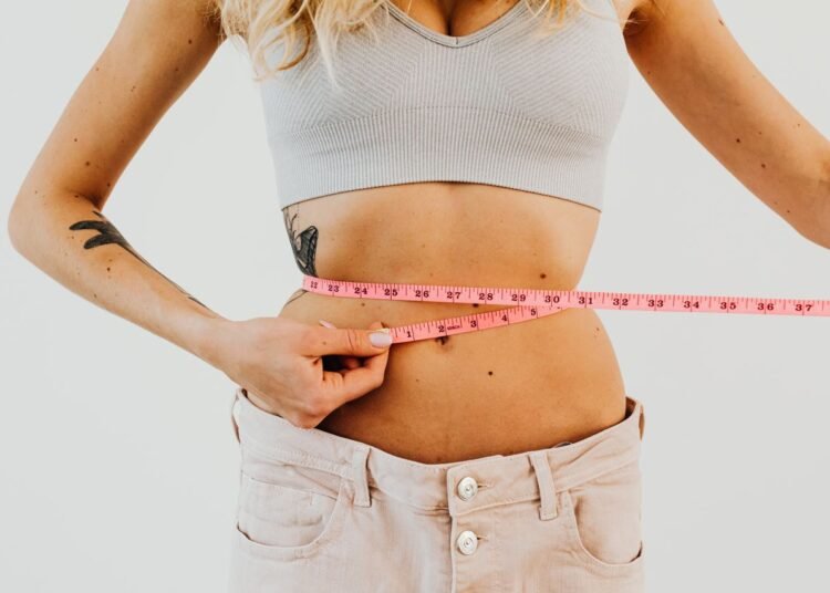 How to Manage Loose Skin After Weight Loss Naturally